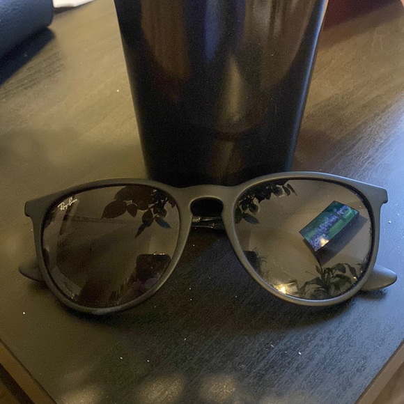 Authentic Ray Ban Erika Sunglasses - Picture 1 of 8